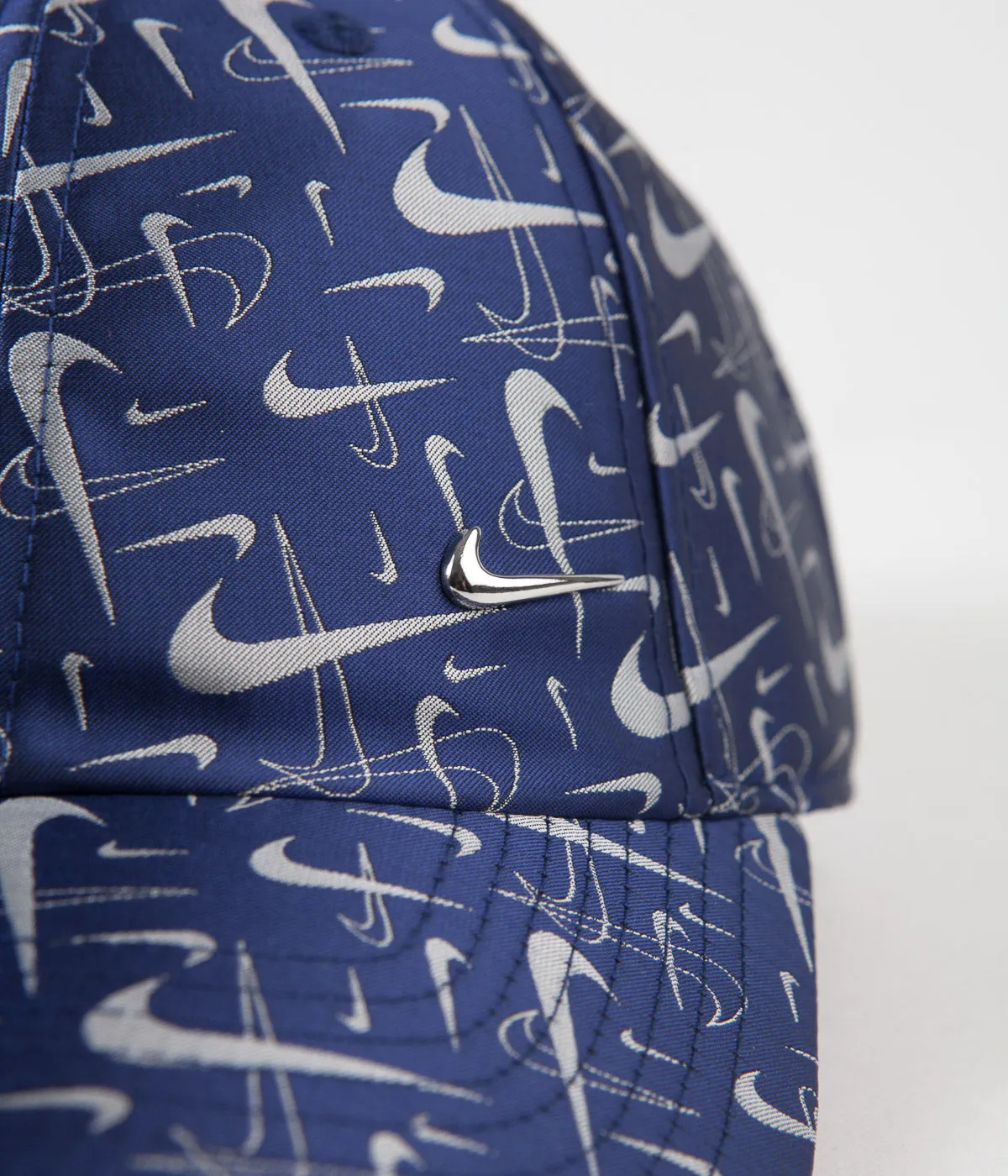 Nike Heritage86 Swoosh Cap - Deep Royal Blue / White